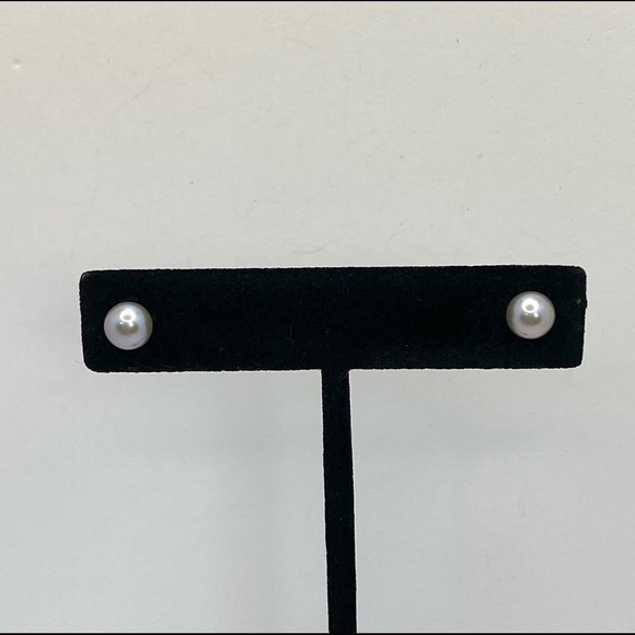 LITA Artisan 925 Sterling Silver Pearl Earrings - Picture 11 of 12